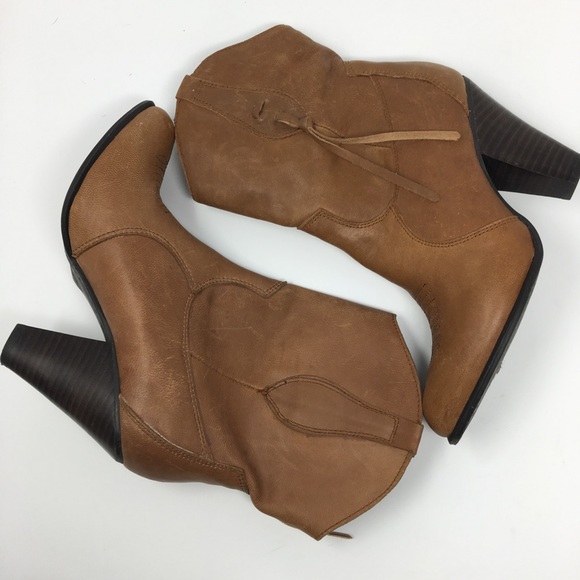 Dolce Vita Shoes - ❗️CLEARANCE❗️Dolce Vita cowboy leather boots